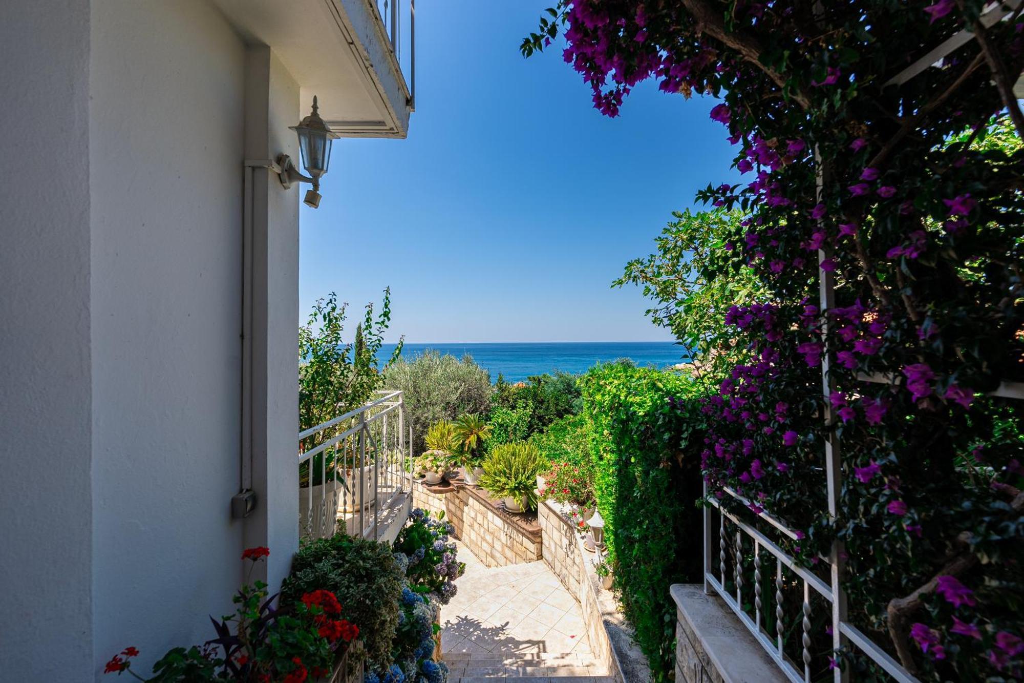 Sun Rose Apartments スヴェティ・ステファン エクステリア 写真